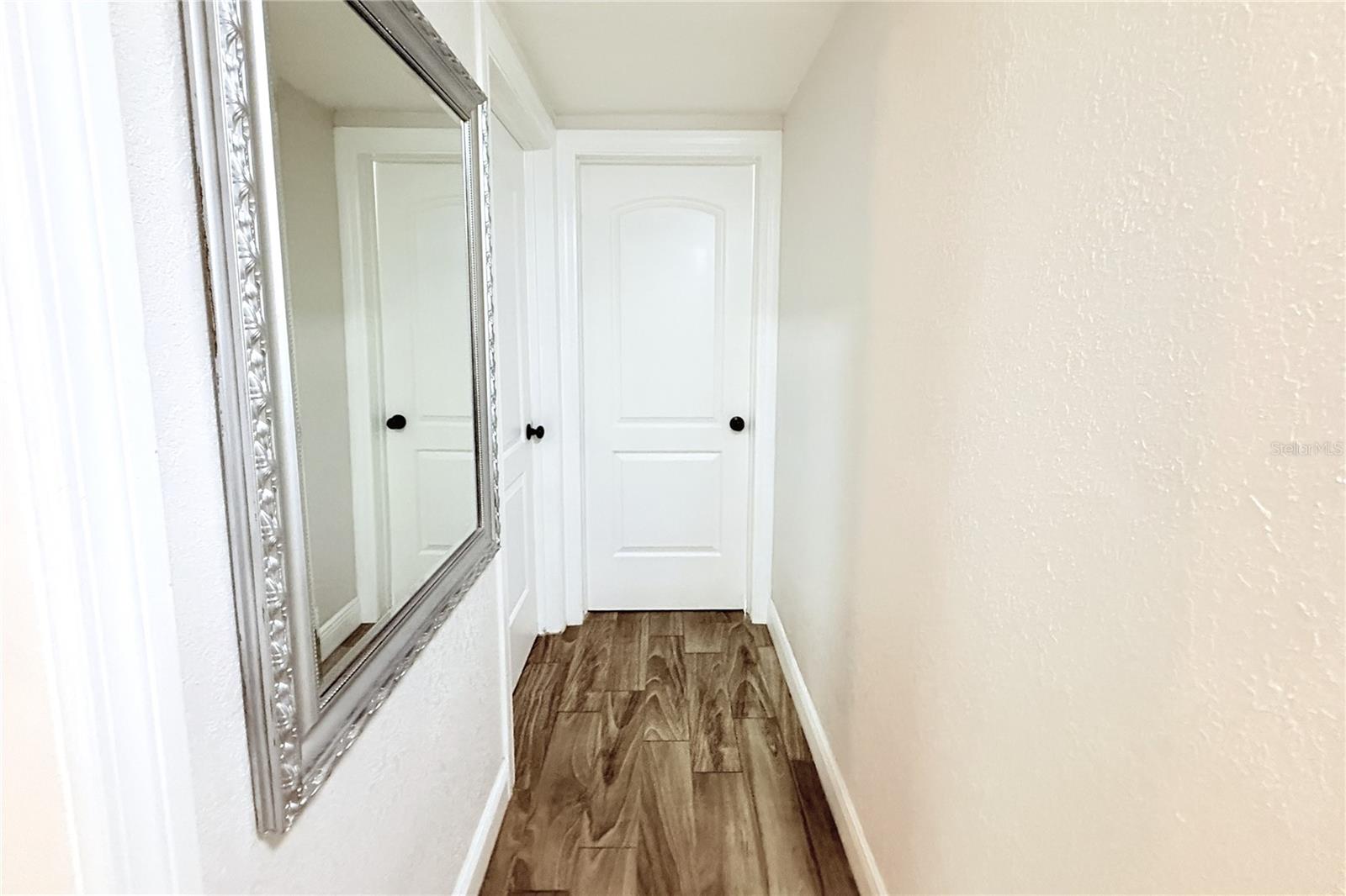 Listing photo id 31 for 3201 45th Street N