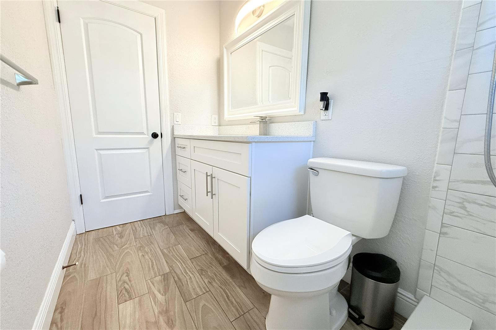 Listing photo id 33 for 3201 45th Street N