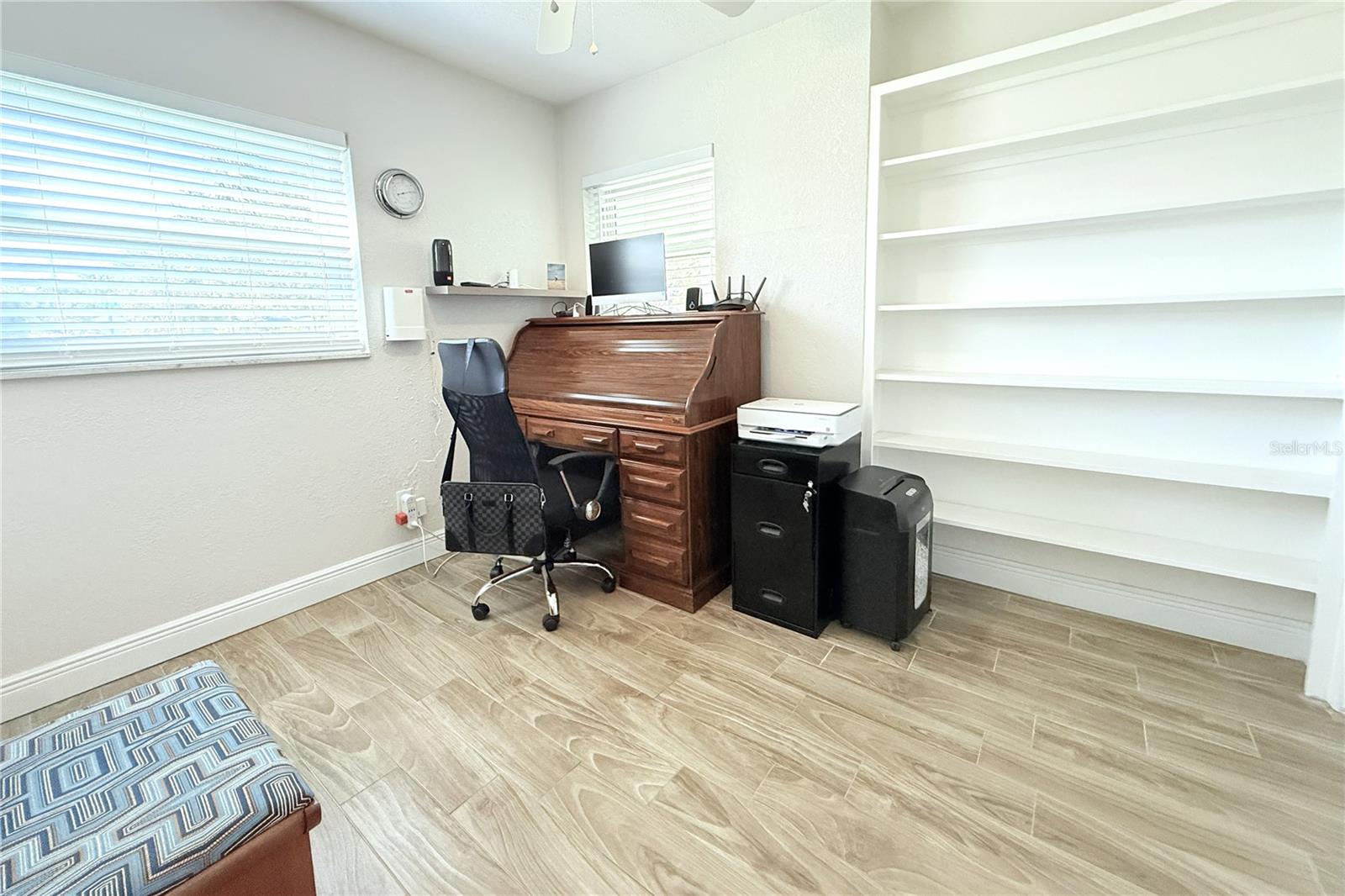 Listing photo id 39 for 3201 45th Street N