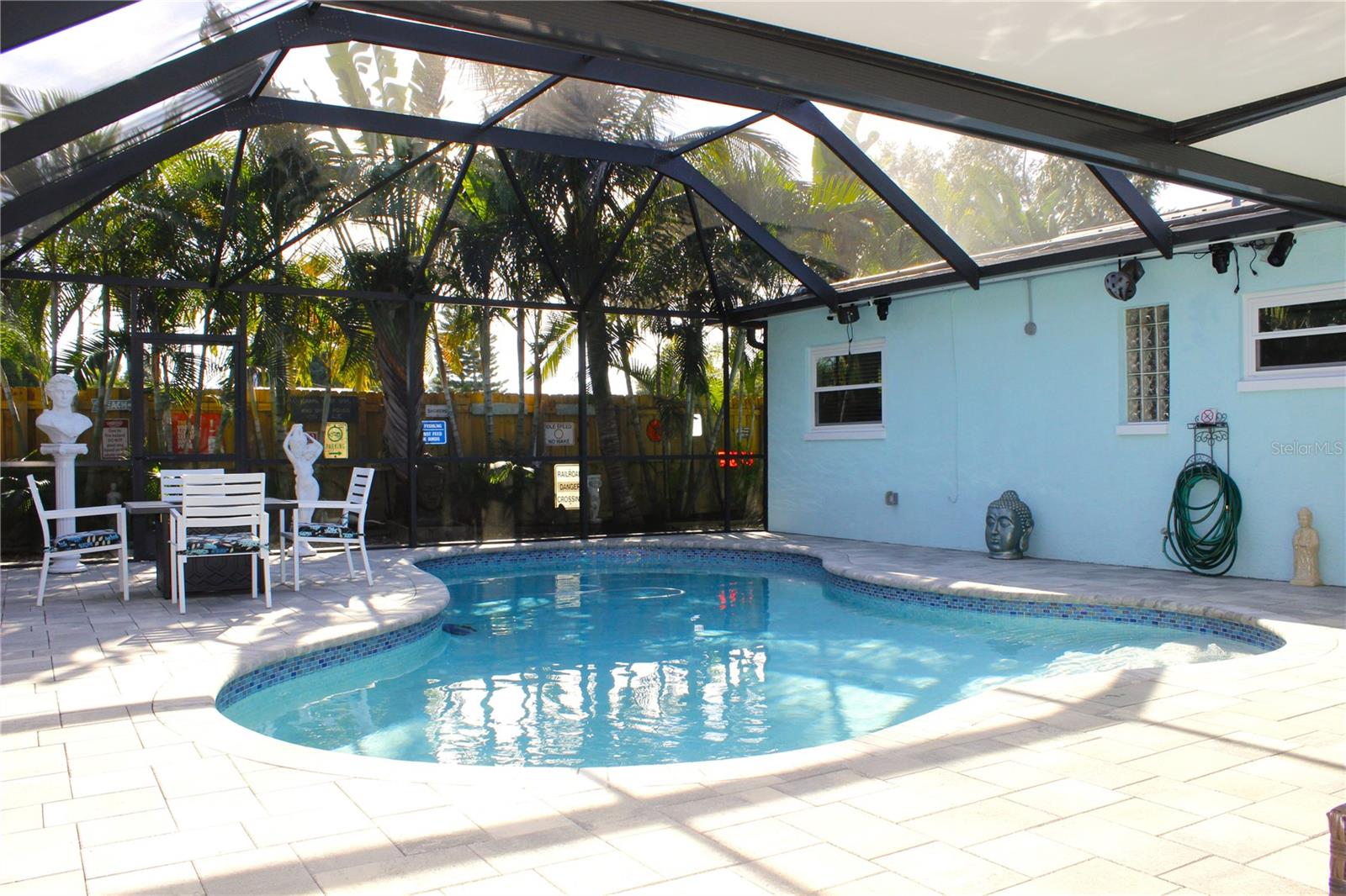 Listing photo id 44 for 3201 45th Street N