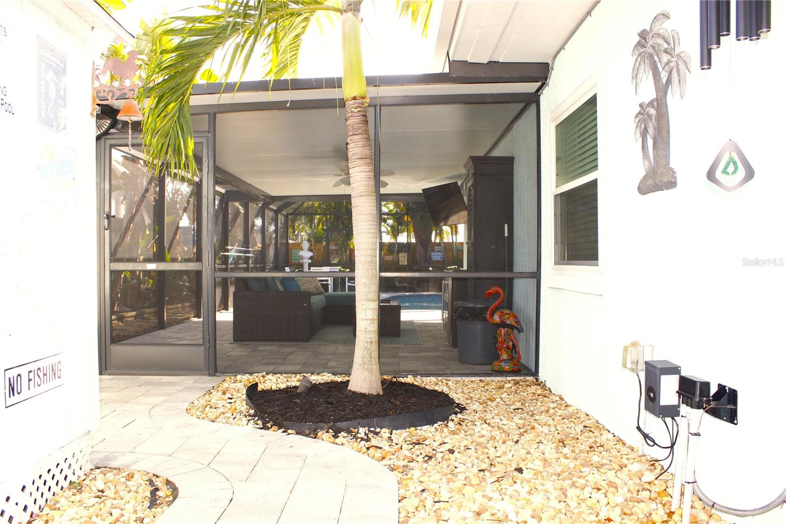 Listing photo id 50 for 3201 45th Street N