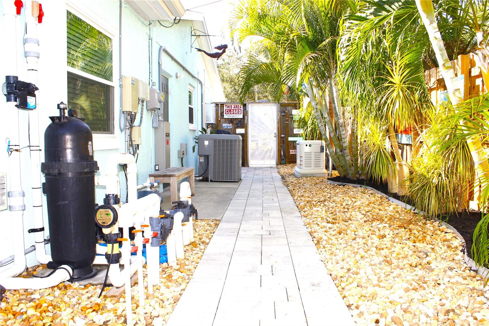 Listing photo id 55 for 3201 45th Street N