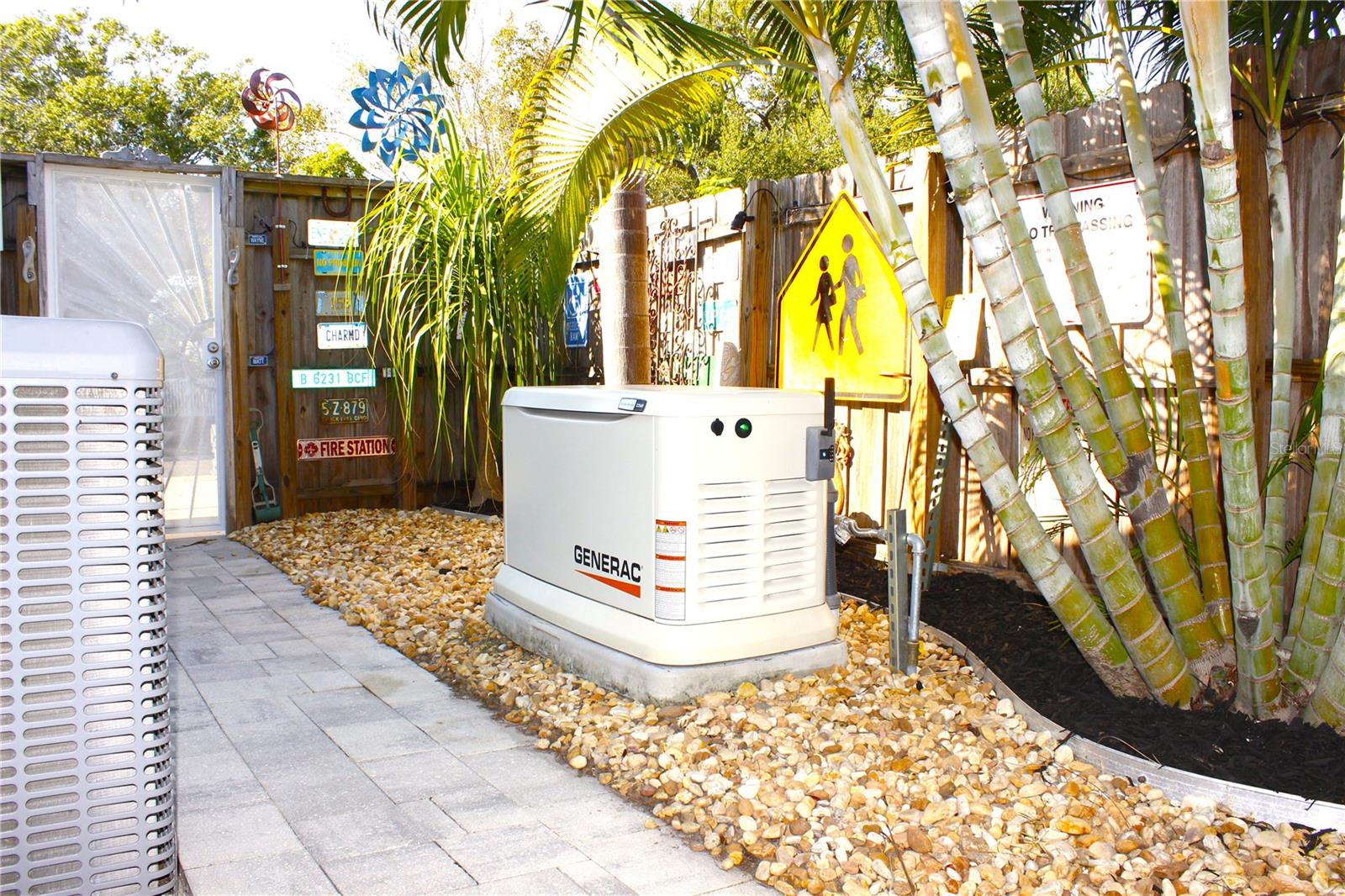 Listing photo id 56 for 3201 45th Street N