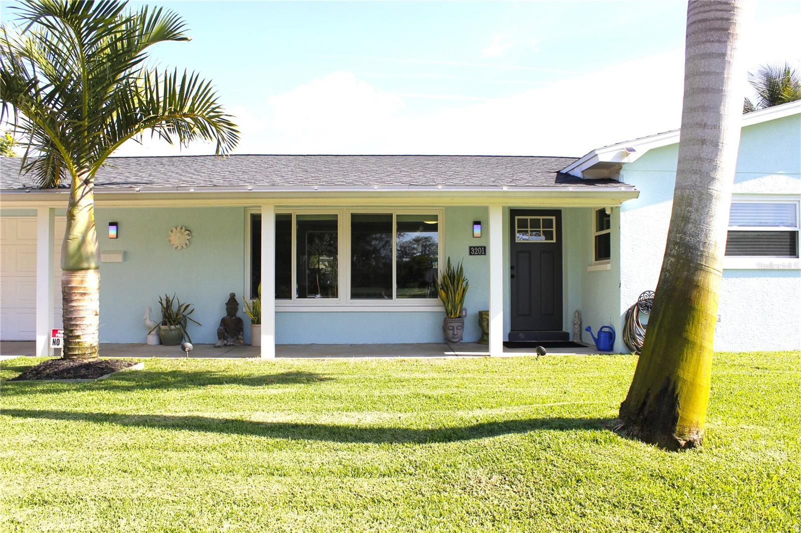 Listing photo id 4 for 3201 45th Street N