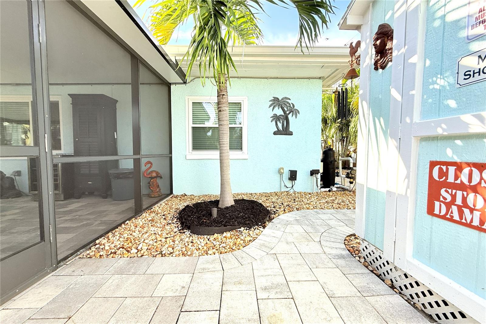 Listing photo id 58 for 3201 45th Street N