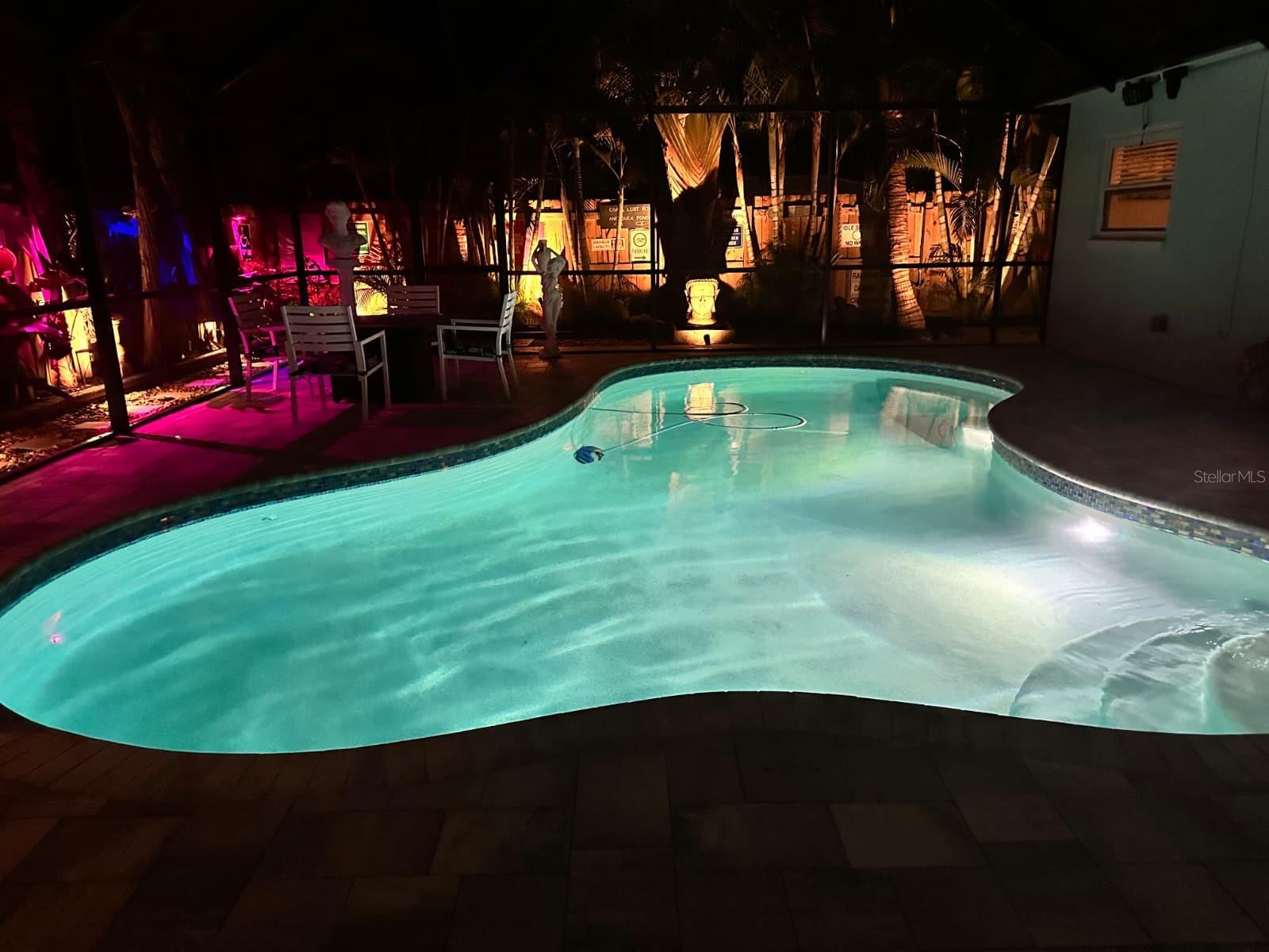 Listing photo id 60 for 3201 45th Street N