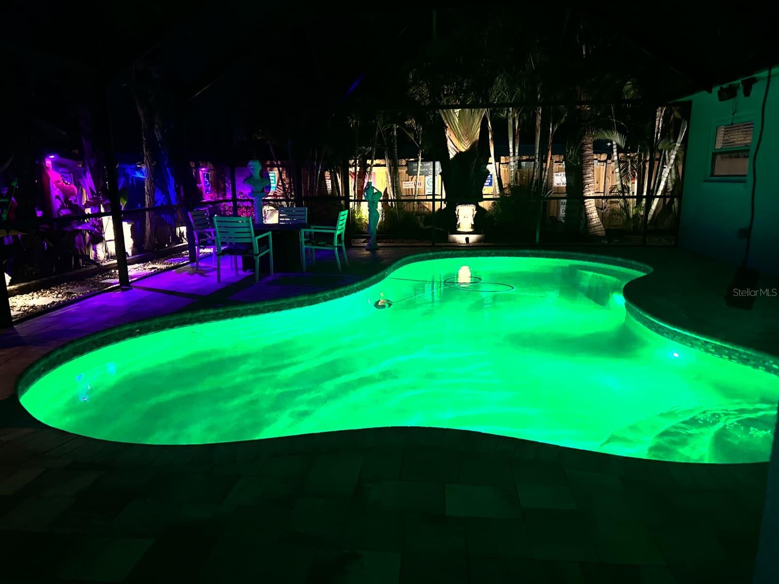 Listing photo id 61 for 3201 45th Street N