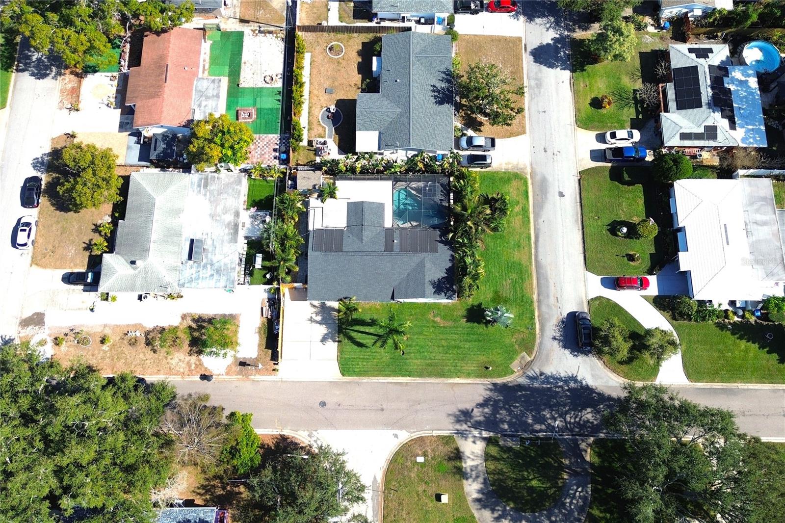 Listing photo id 69 for 3201 45th Street N