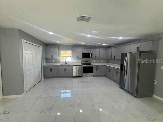 Image 4 of 12 For 3233 Preston Street