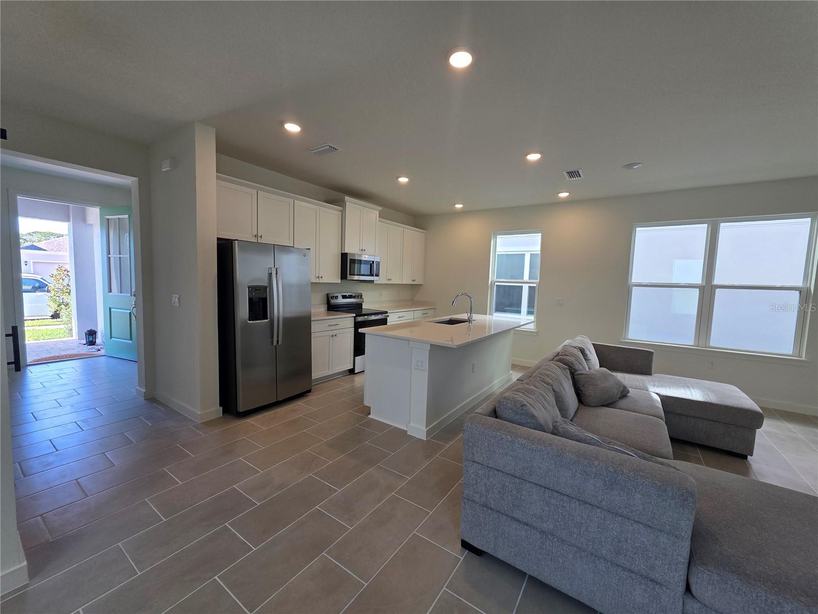 Image 3 of 17 For 2047 Iorio Street