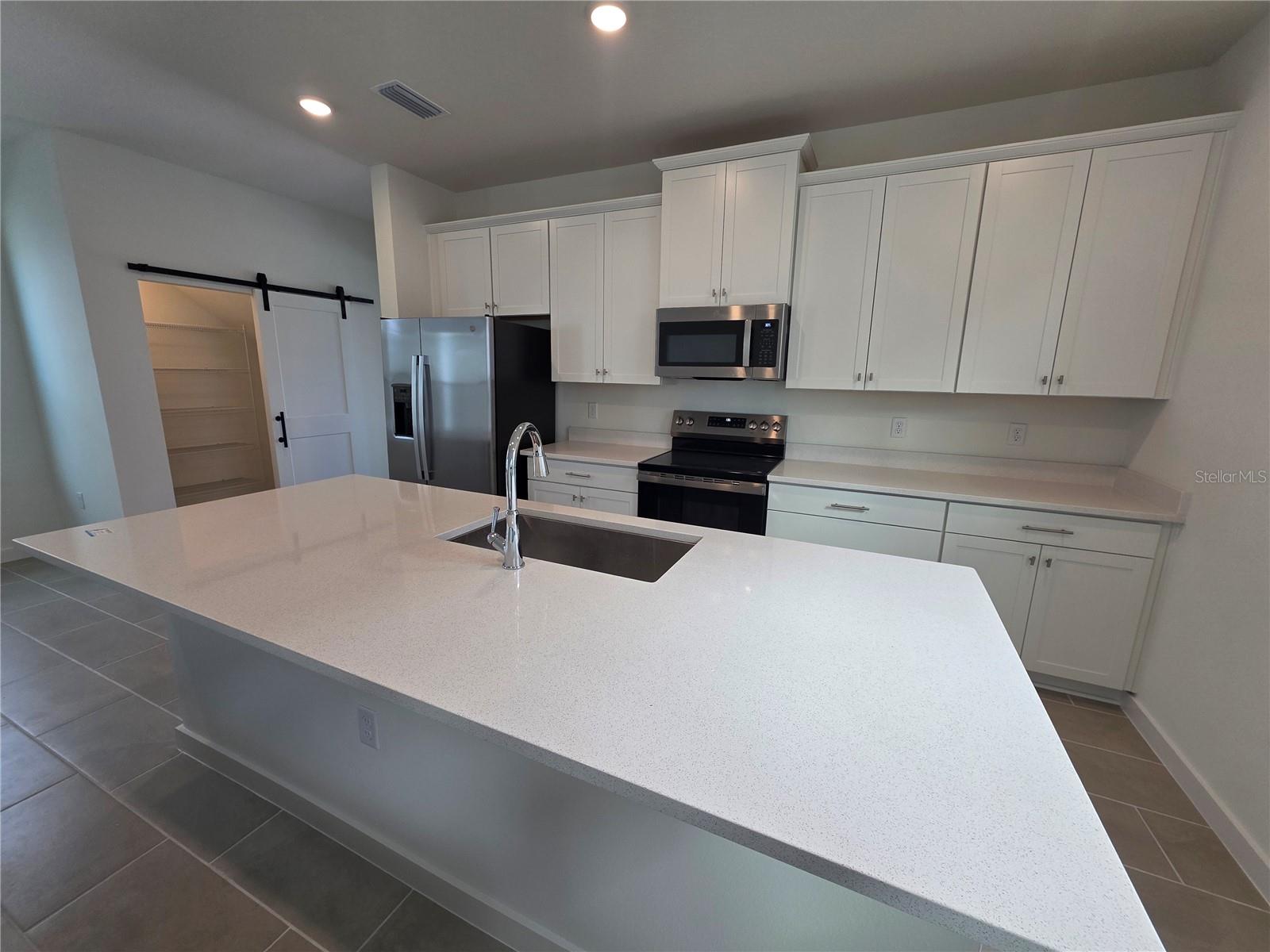 Image 5 of 17 For 2047 Iorio Street