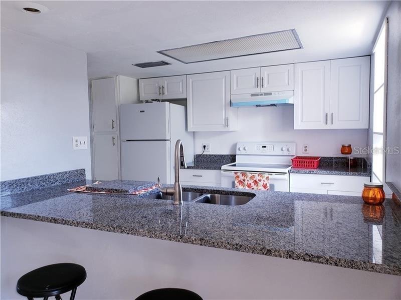 Image 3 of 8 For 3919 Coronation Court 102