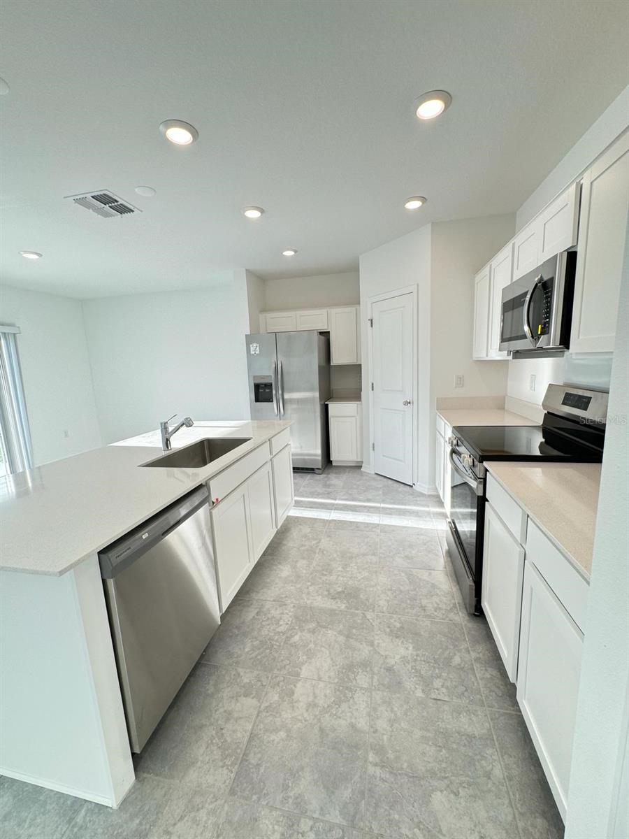 Image 6 of 27 For 724 Reggie Road