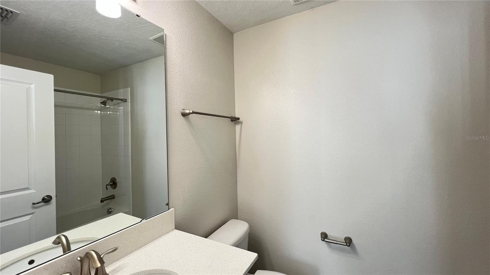 Image 15 of 49 For 15079 Evergreen Oak Loop