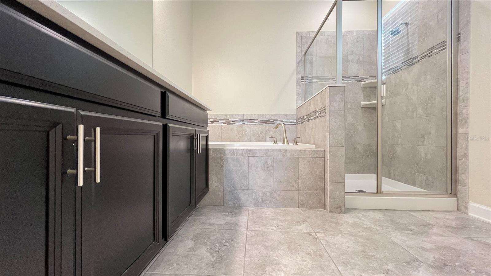 Image 20 of 49 For 15079 Evergreen Oak Loop