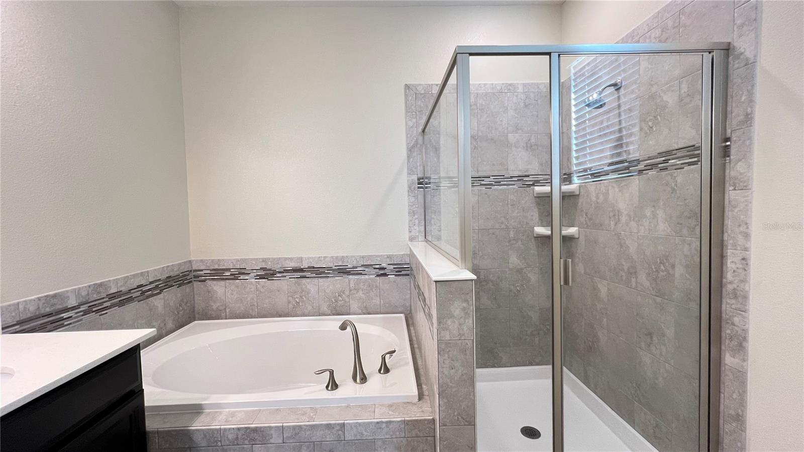 Image 22 of 49 For 15079 Evergreen Oak Loop