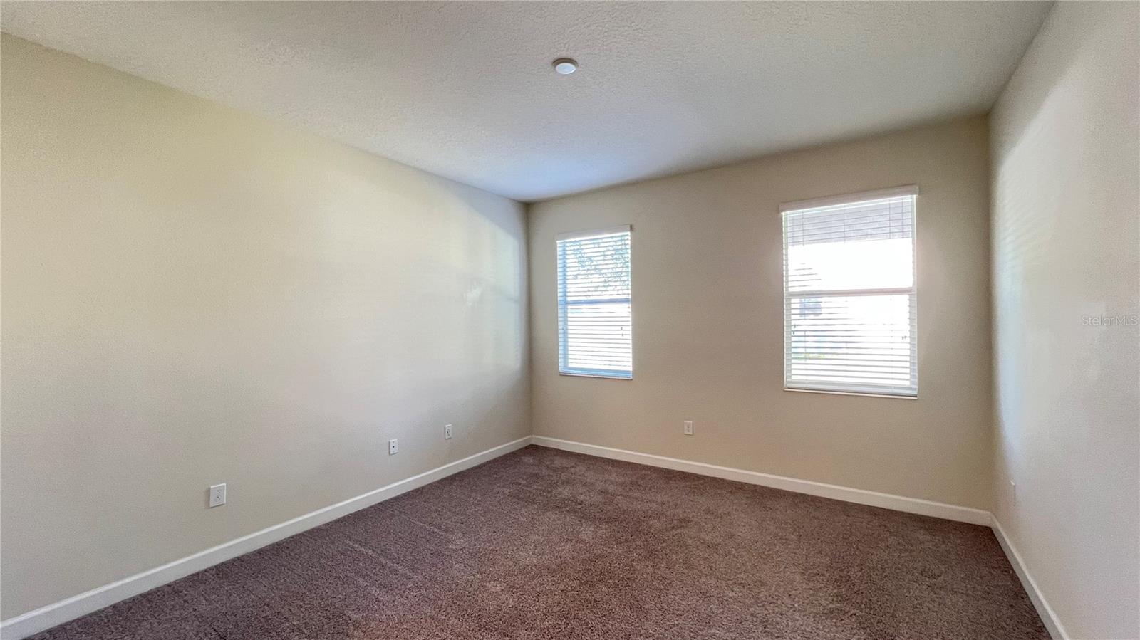 Image 26 of 49 For 15079 Evergreen Oak Loop