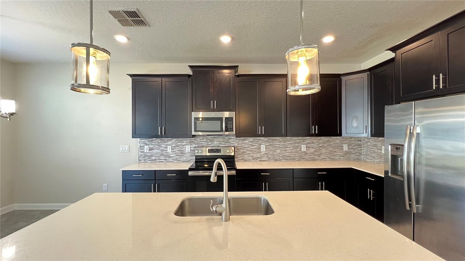 Image 33 of 49 For 15079 Evergreen Oak Loop