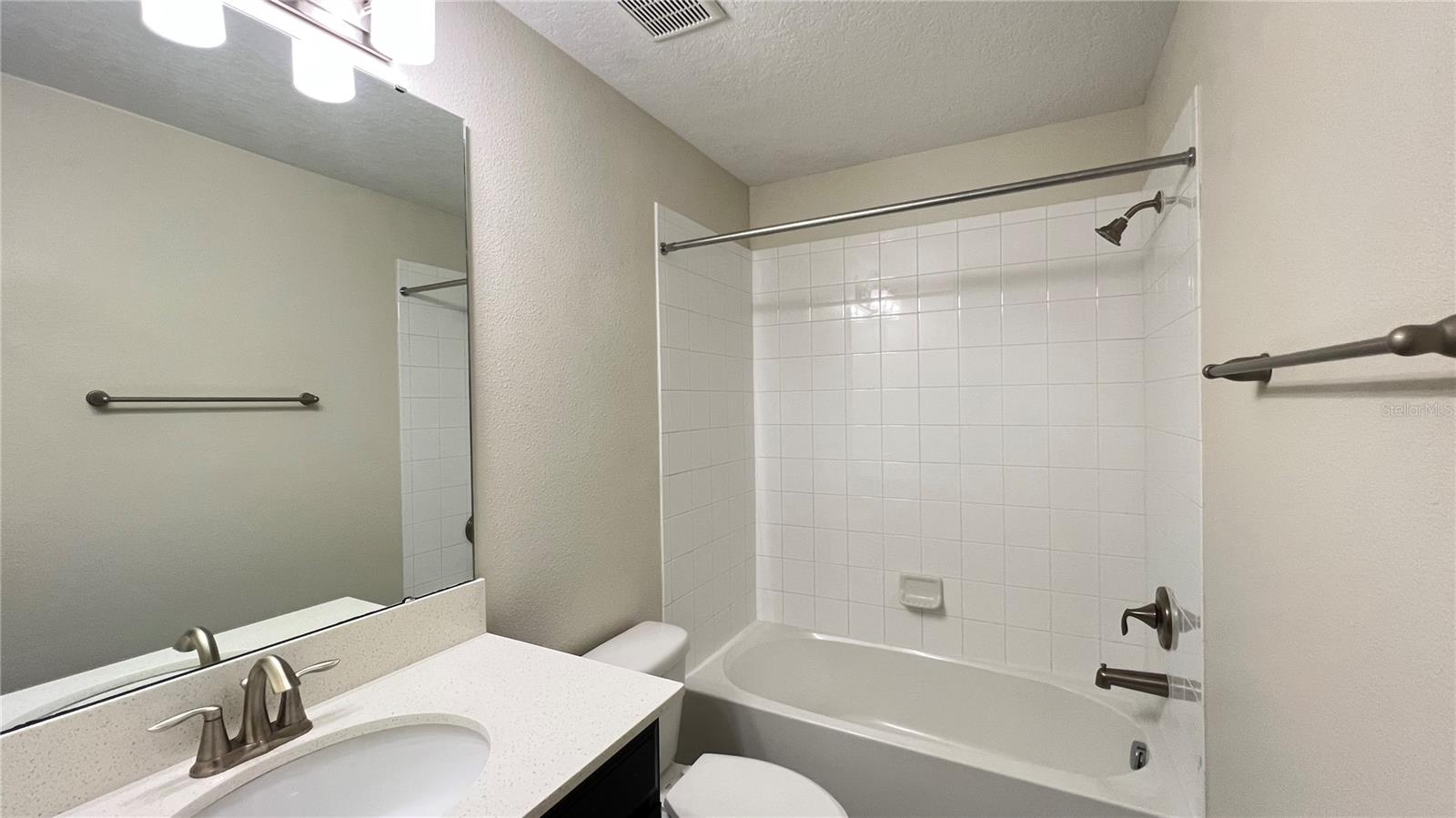 Image 6 of 49 For 15079 Evergreen Oak Loop