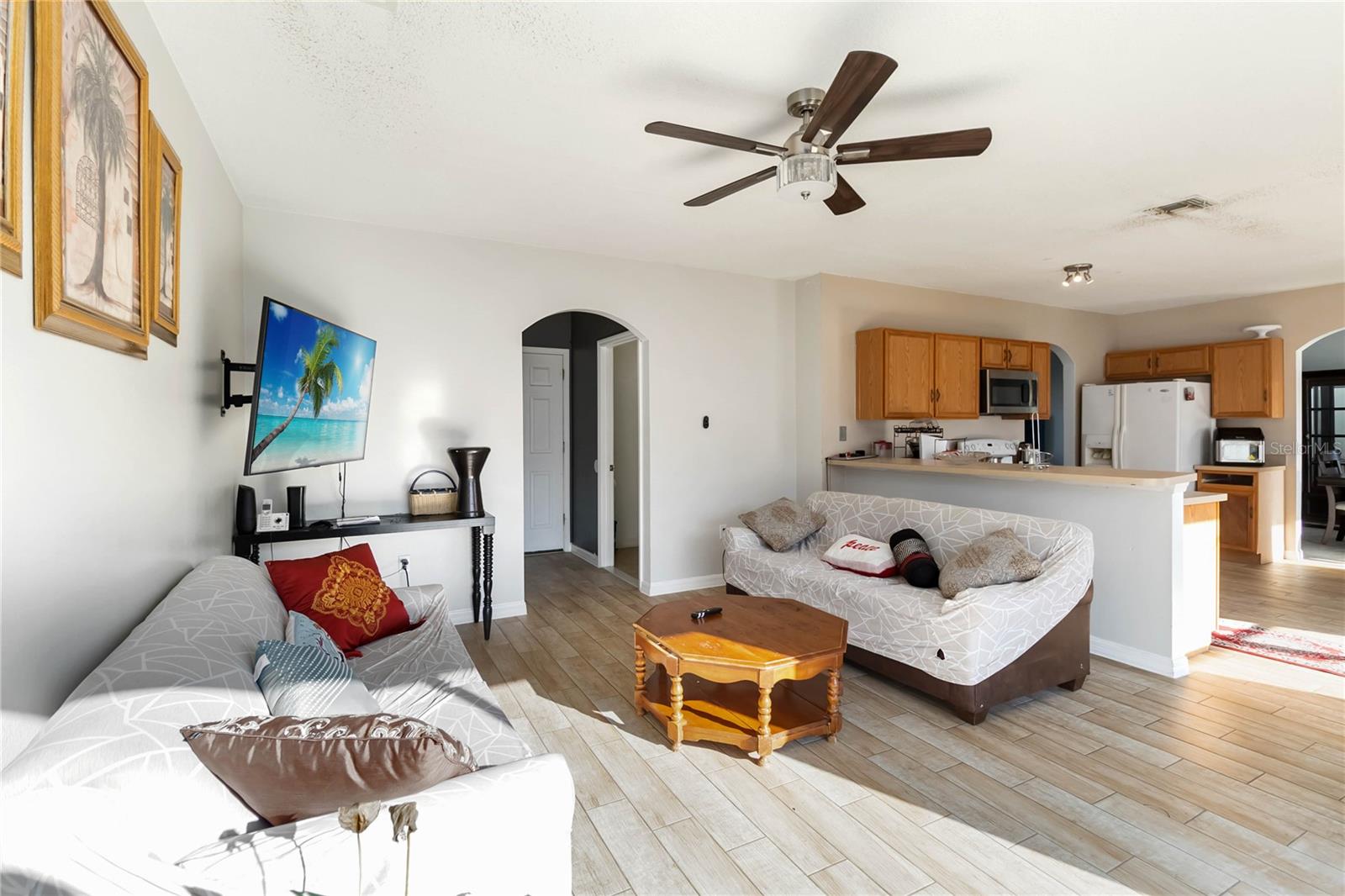 Image 12 of 30 For 129 Mediterranean Court