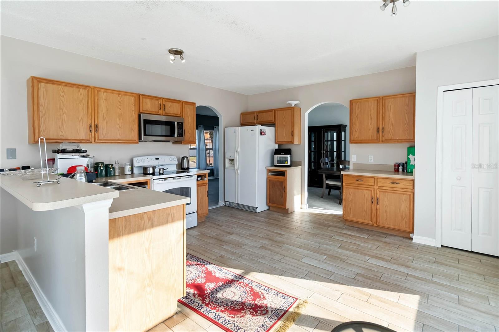 Image 14 of 30 For 129 Mediterranean Court