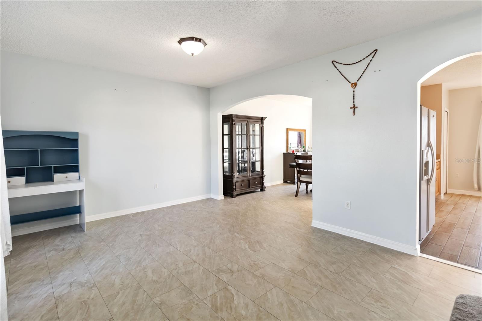 Image 6 of 30 For 129 Mediterranean Court