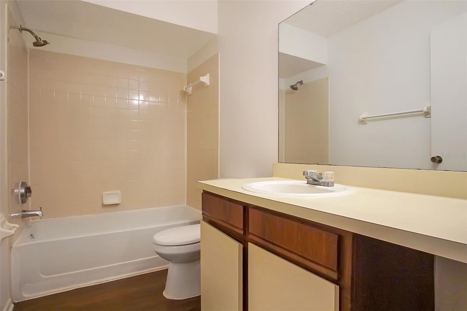 Image 10 of 17 For 2202 Cascades Boulevard 104