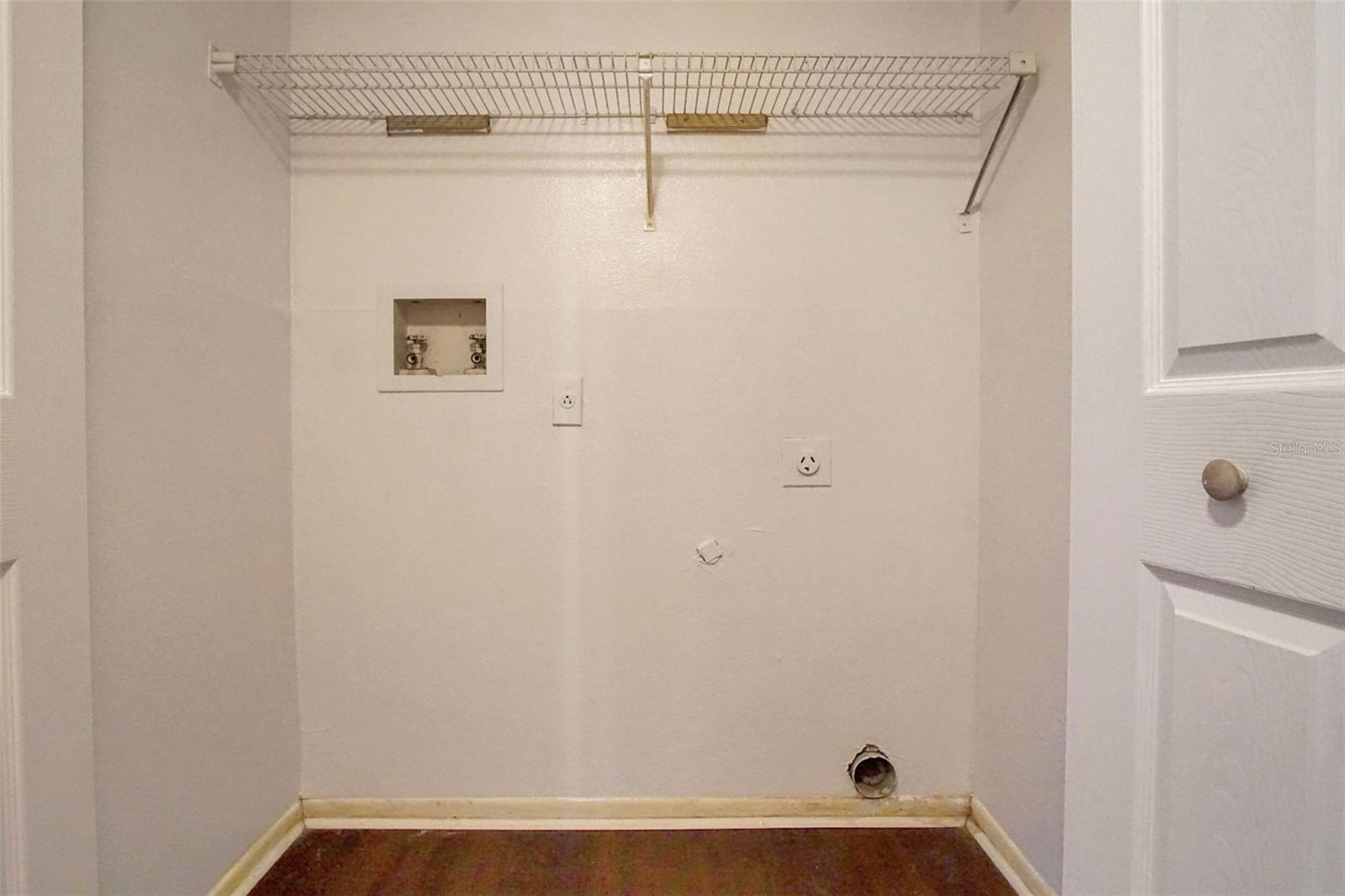 Image 7 of 17 For 2202 Cascades Boulevard 104