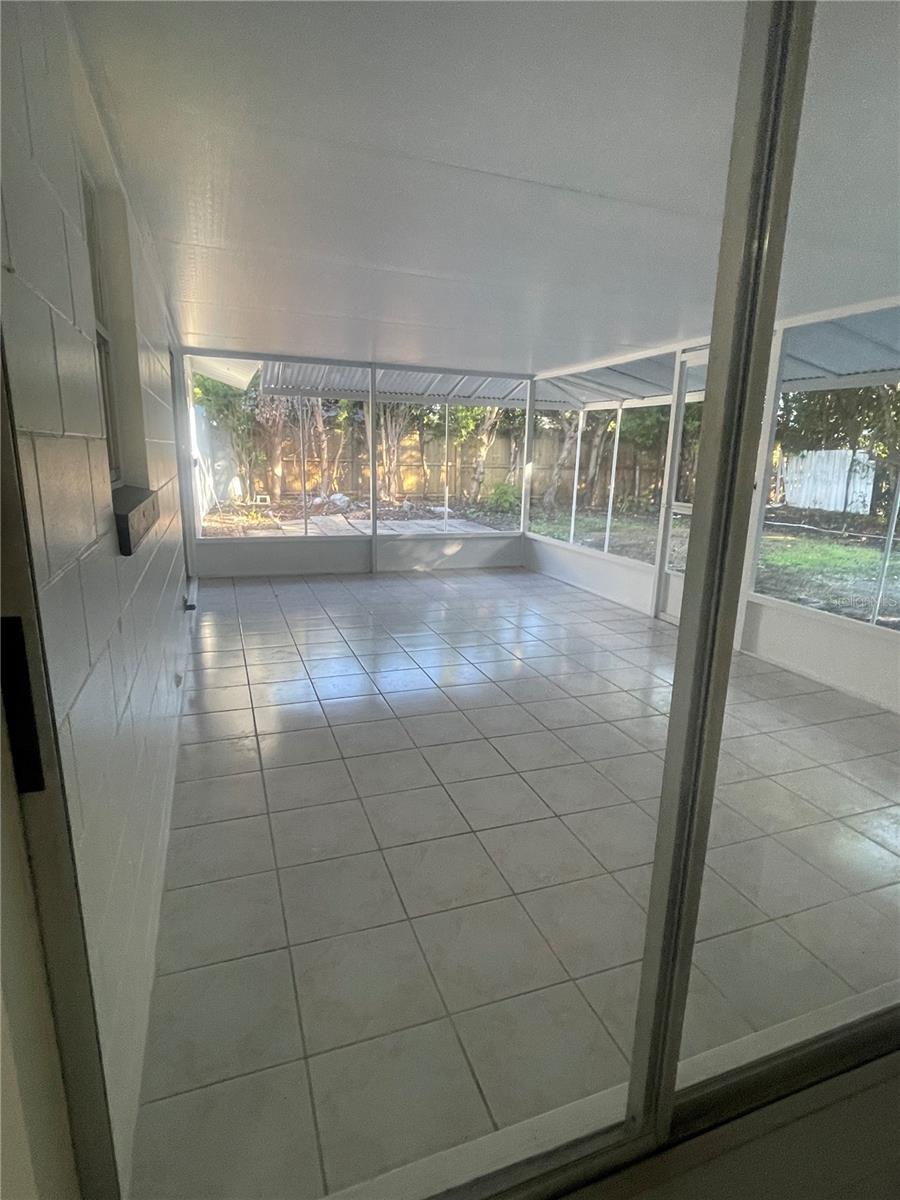 Image 12 of 13 For 2206 Bonanza Avenue