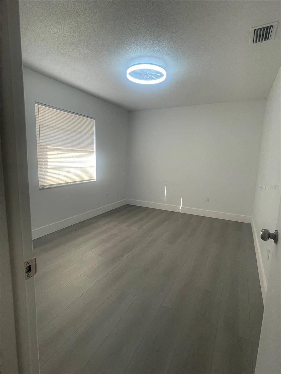 Image 8 of 13 For 2206 Bonanza Avenue