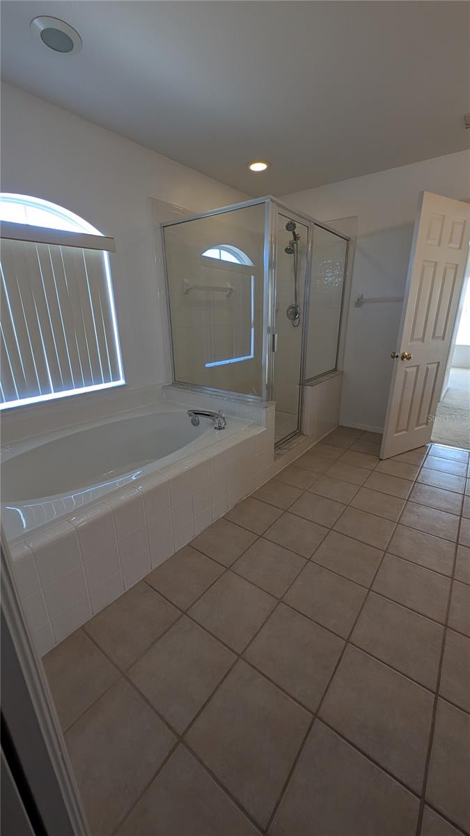 Image 17 of 42 For 840 Lake Biscayne Way