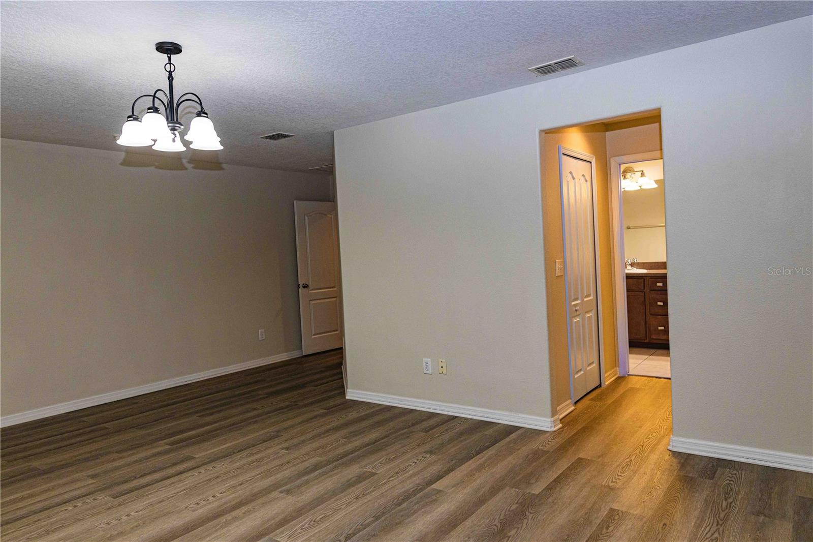 Image 13 of 26 For 3039 Rodrick Circle