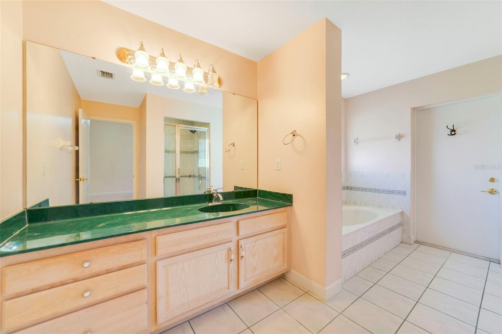 Image 10 of 21 For 3371 Earle Court