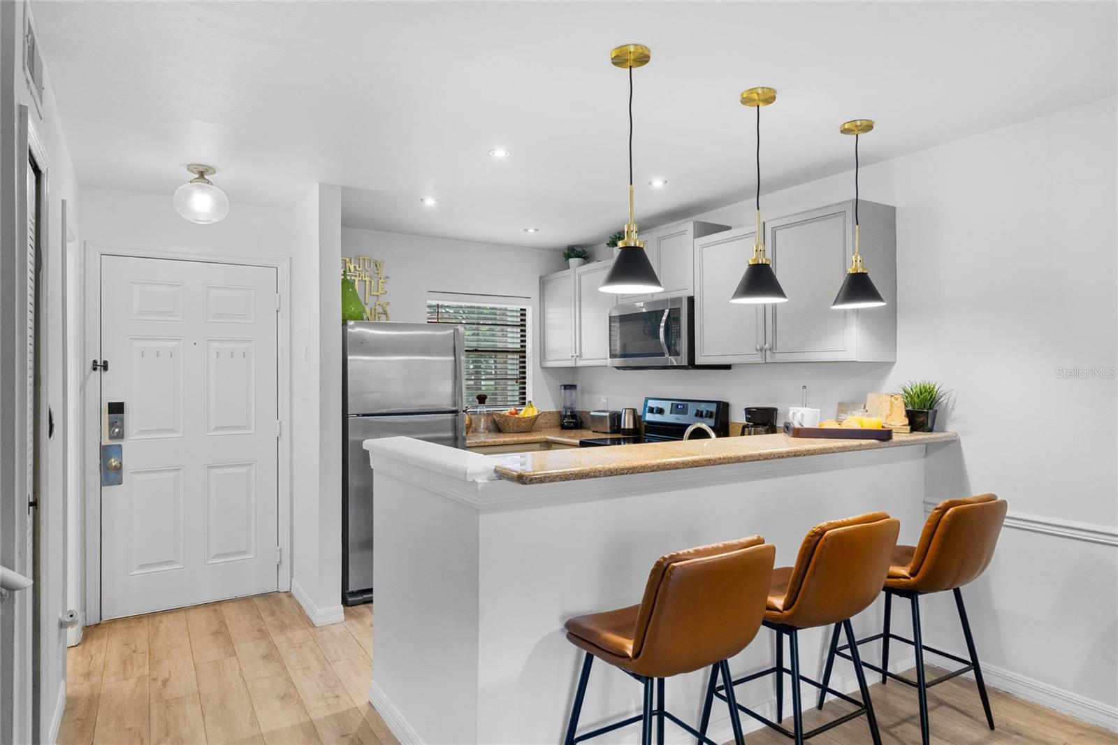 Image 5 of 43 For 3191 Sea World Court