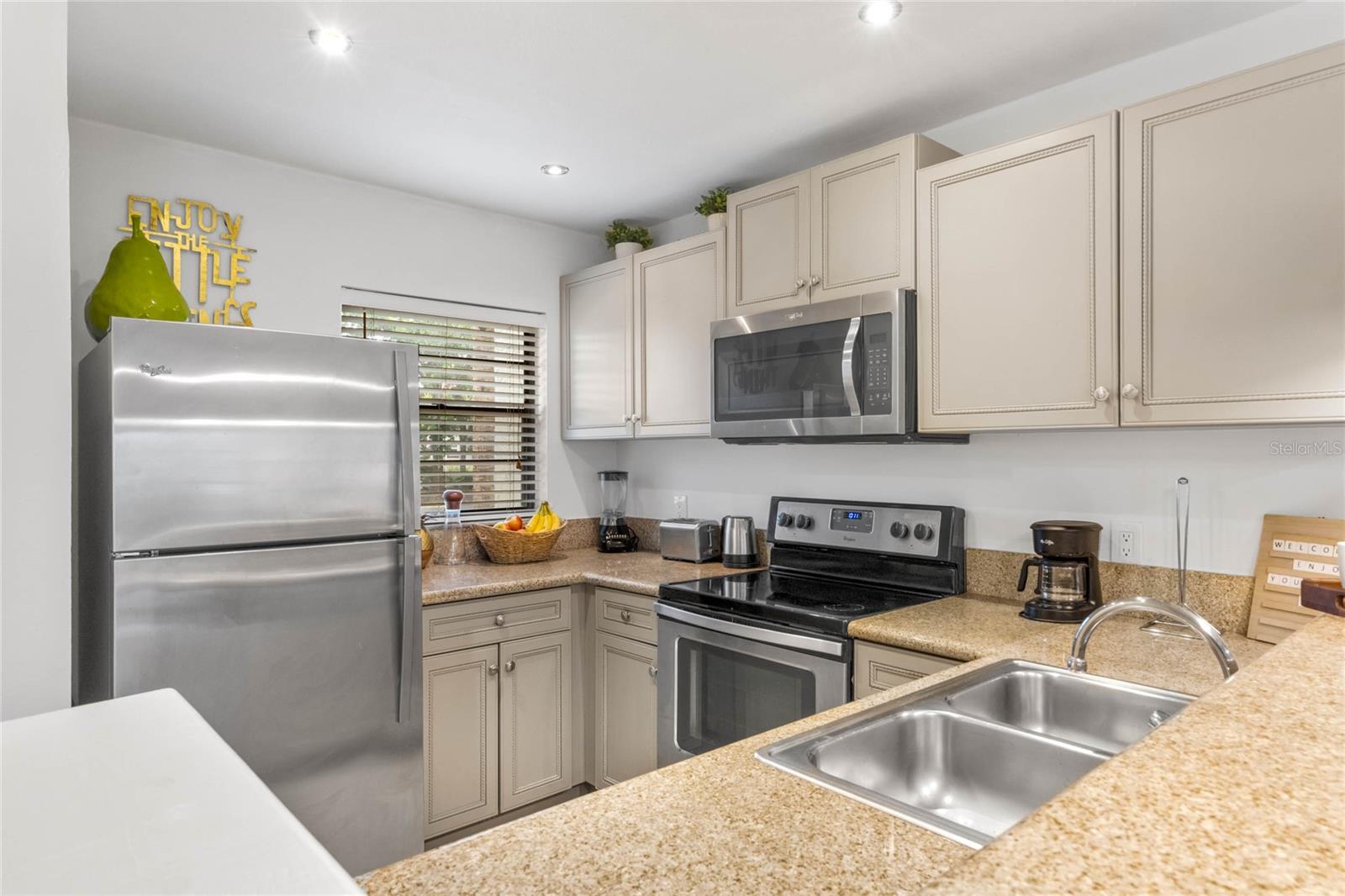 Image 7 of 43 For 3191 Sea World Court