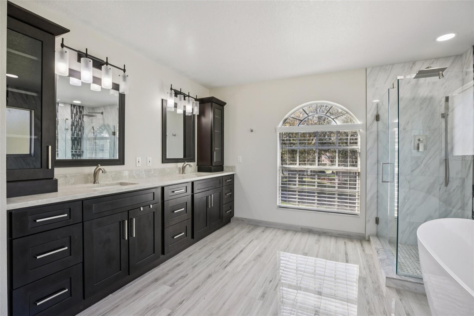 Image 3 of 58 For 14409 Stamford Circle