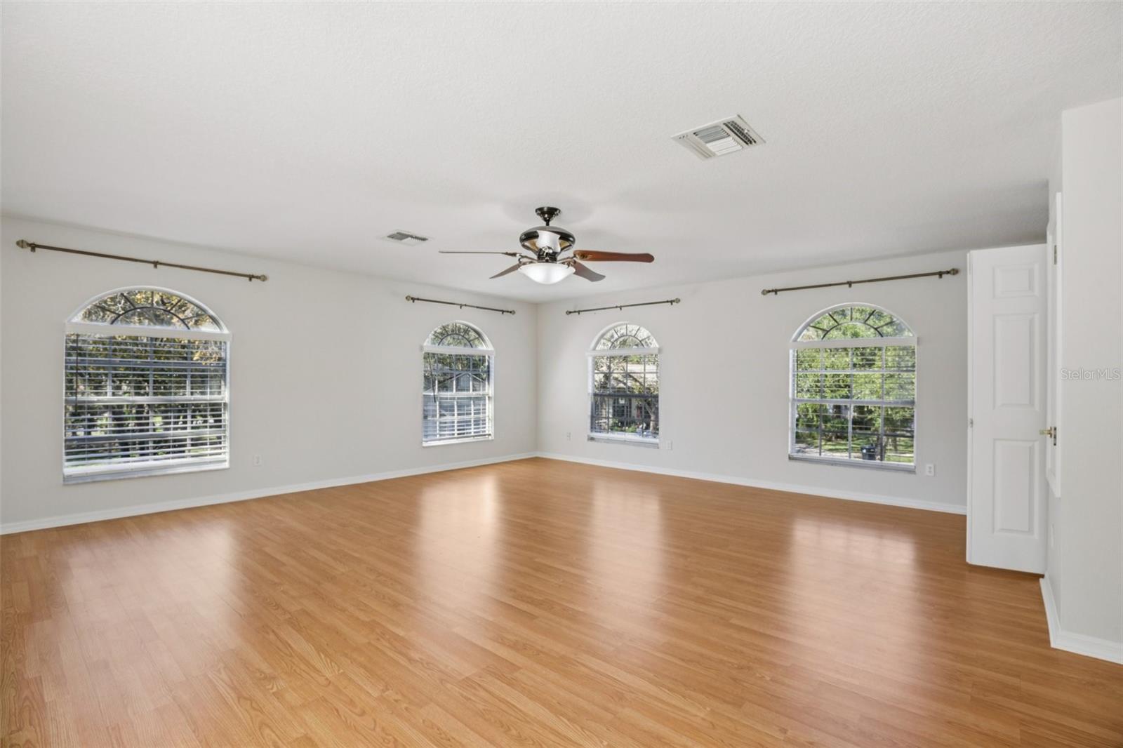 Image 36 of 58 For 14409 Stamford Circle