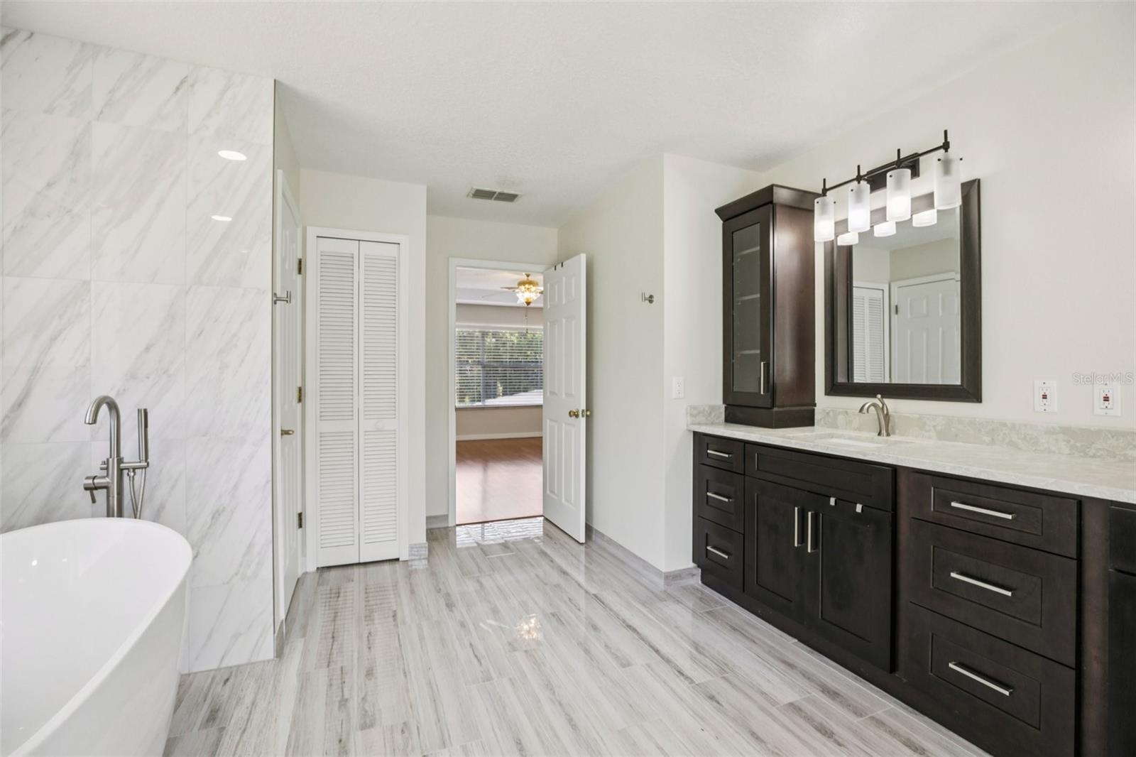 Image 41 of 58 For 14409 Stamford Circle