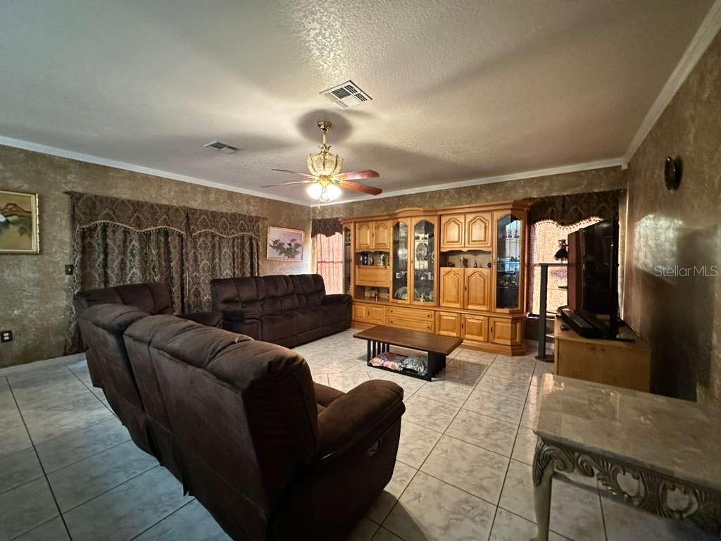 Image 3 of 27 For 607 Gaul Way