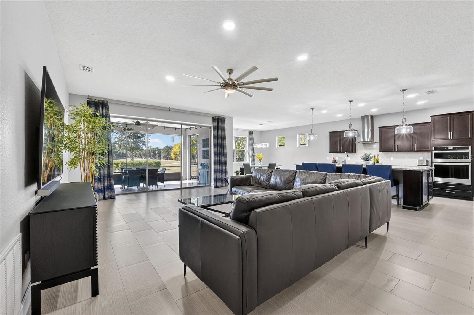 Image 16 of 100 For 2725 Matera Dr