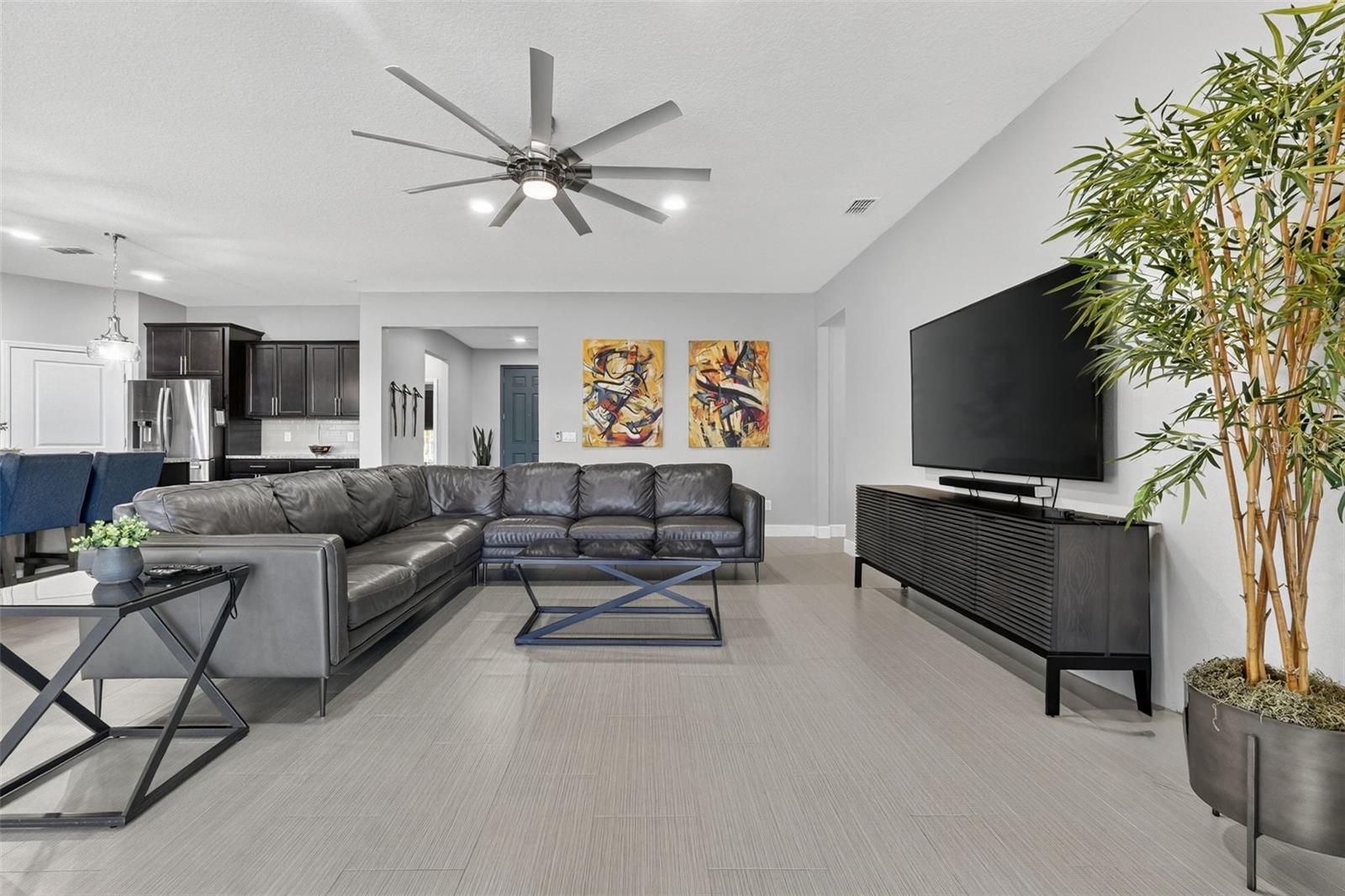 Image 17 of 100 For 2725 Matera Dr