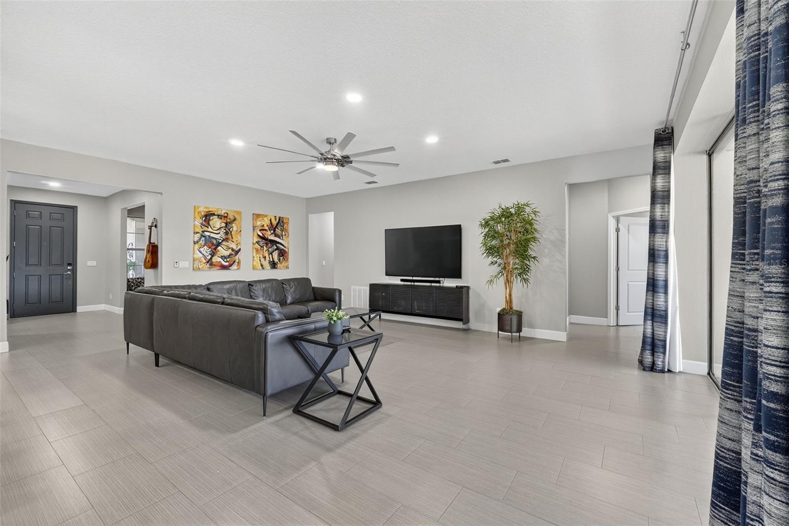 Image 19 of 100 For 2725 Matera Dr