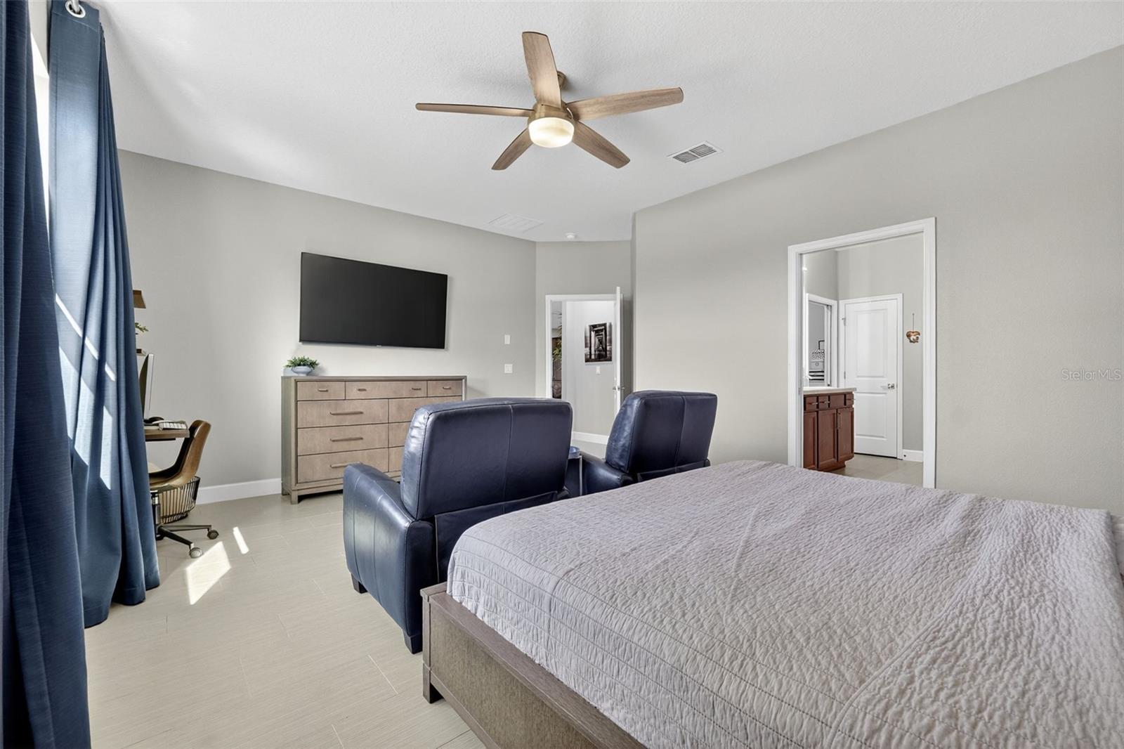 Image 43 of 100 For 2725 Matera Dr