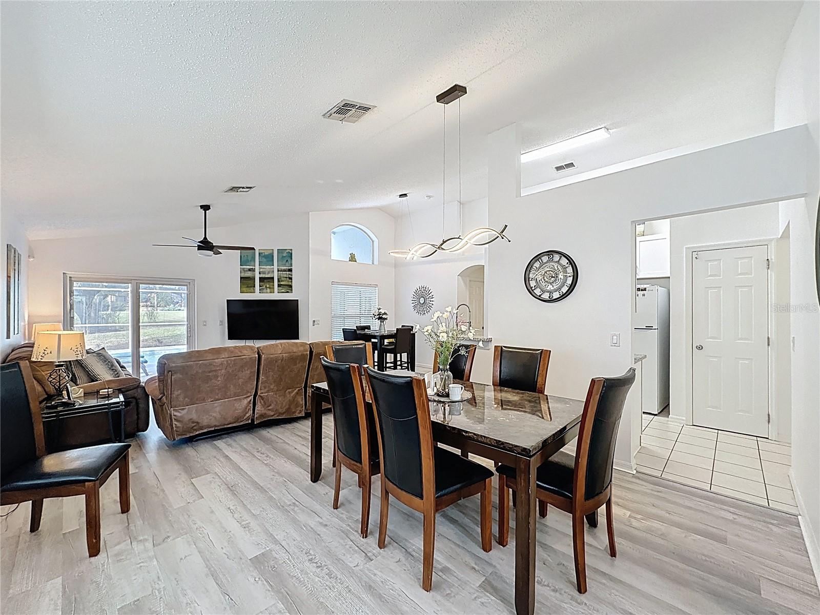 Image 6 of 67 For 1505 Gulf Vue Drive