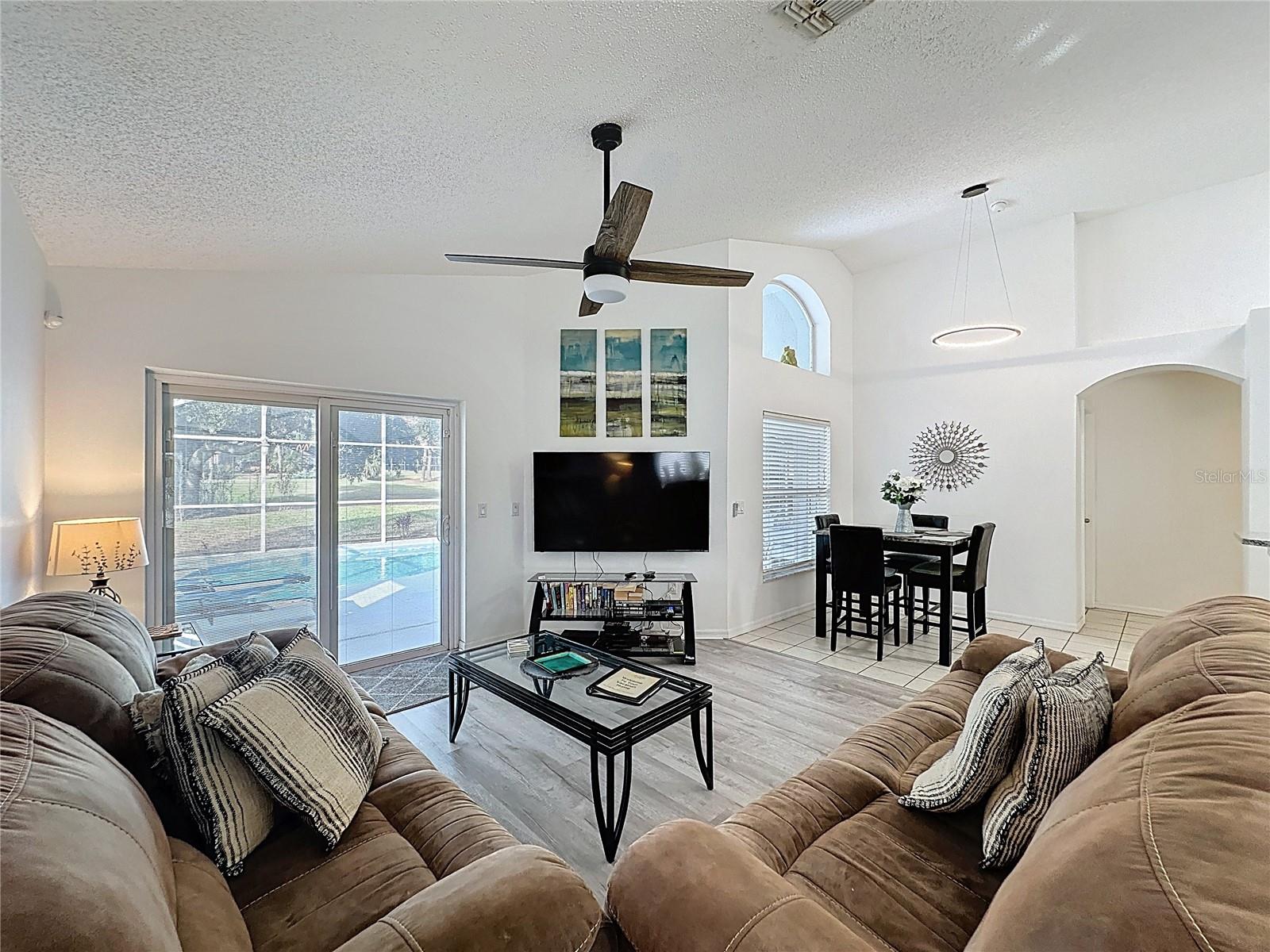 Image 7 of 67 For 1505 Gulf Vue Drive