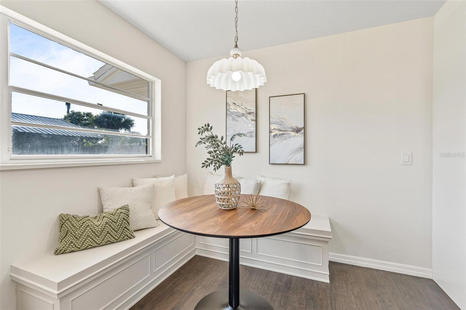 Image 19 of 49 For 812 Arlington Boulevard