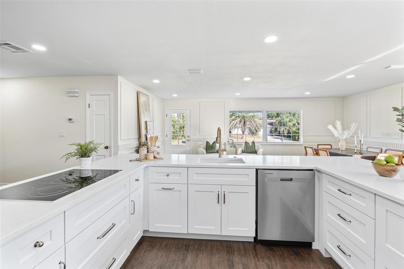 Image 22 of 49 For 812 Arlington Boulevard