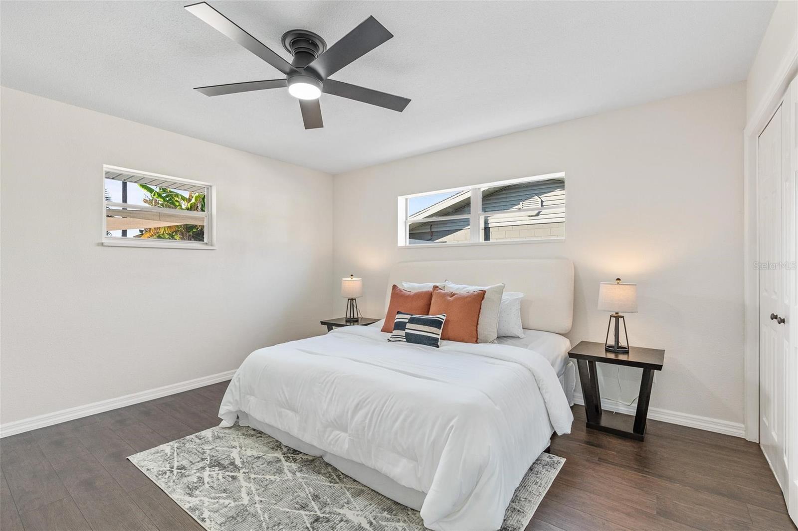 Image 23 of 49 For 812 Arlington Boulevard