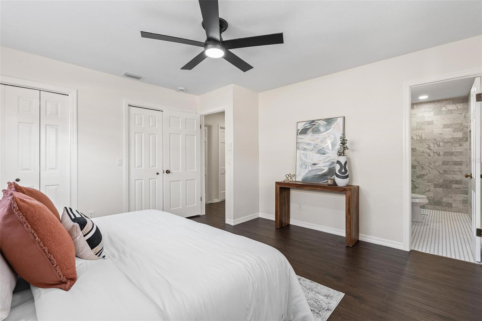 Image 24 of 49 For 812 Arlington Boulevard