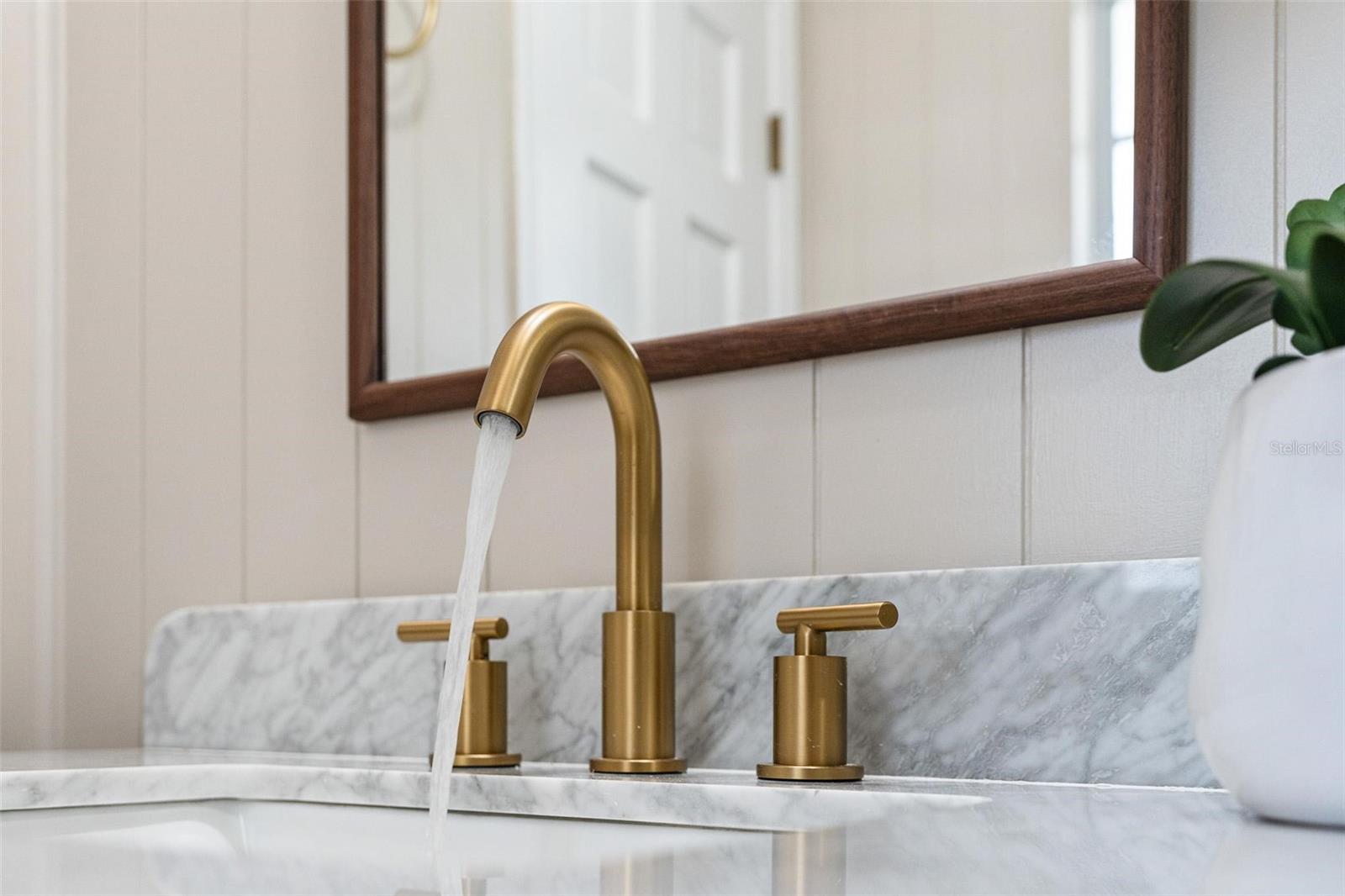 Image 26 of 49 For 812 Arlington Boulevard